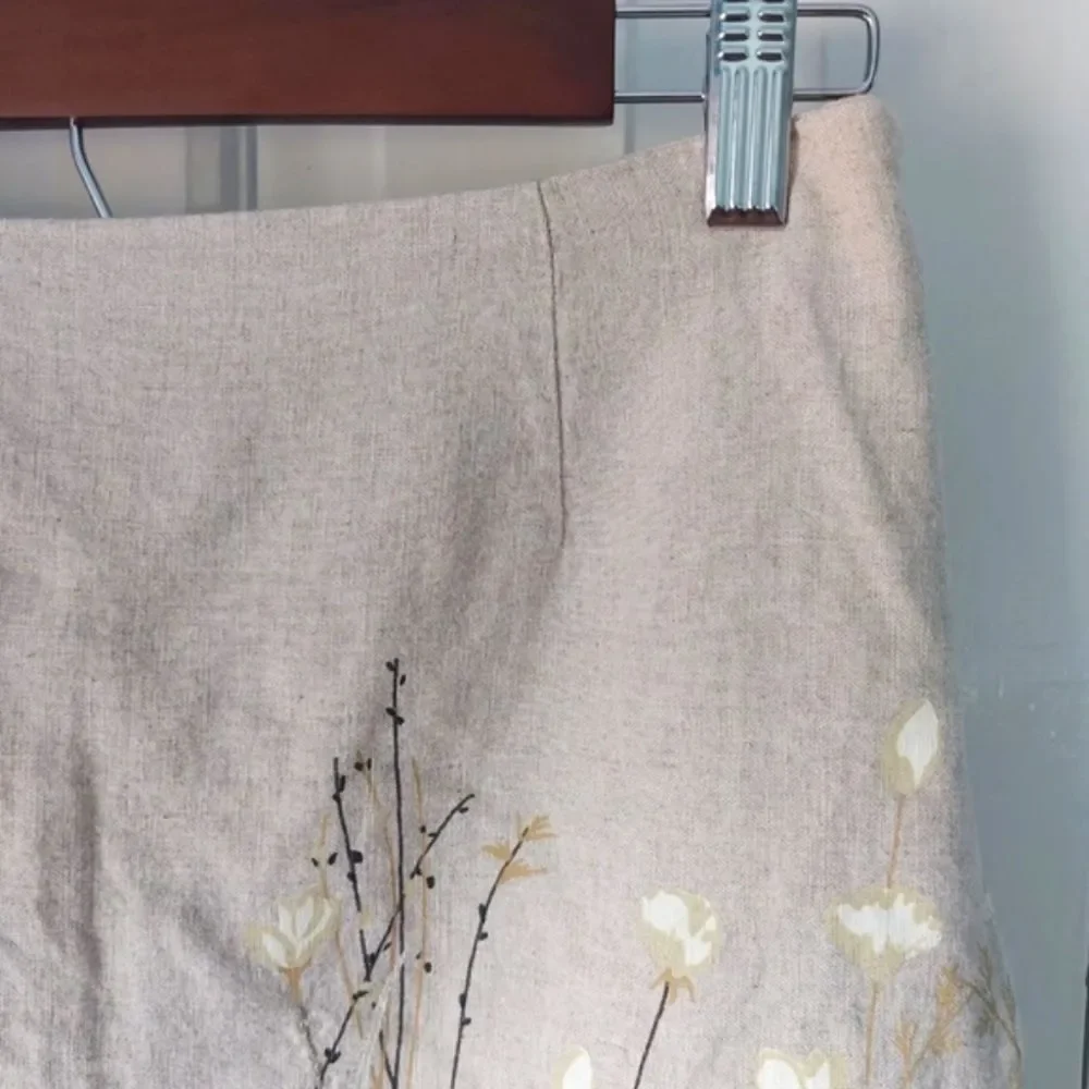 Tailor B. Moss Wildflower Print Embroidered Linen Pencil Skirt Sz 8 - Picture 3 of 7